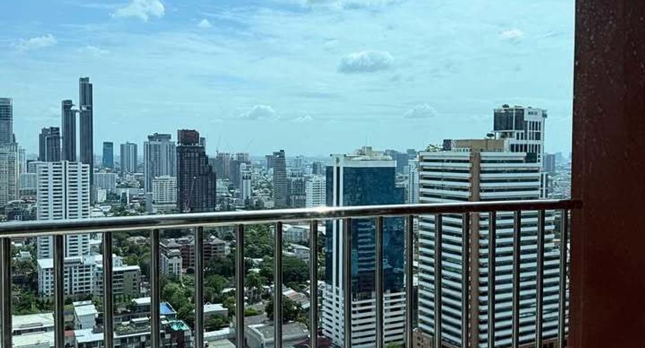 For sale 2 bedrooms condo in Khlong Toei, Bangkok