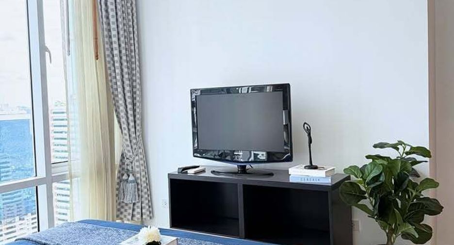 For sale 2 bedrooms condo in Khlong Toei, Bangkok
