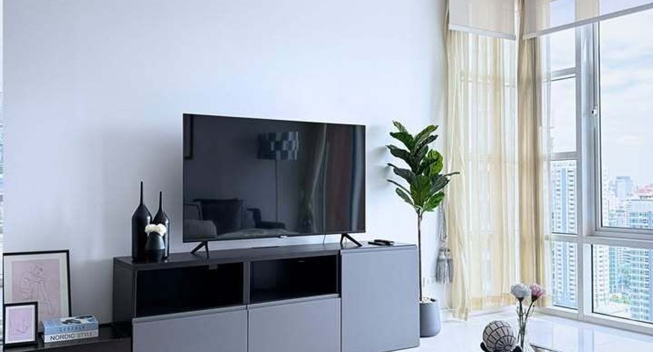 For sale 2 bedrooms condo in Khlong Toei, Bangkok