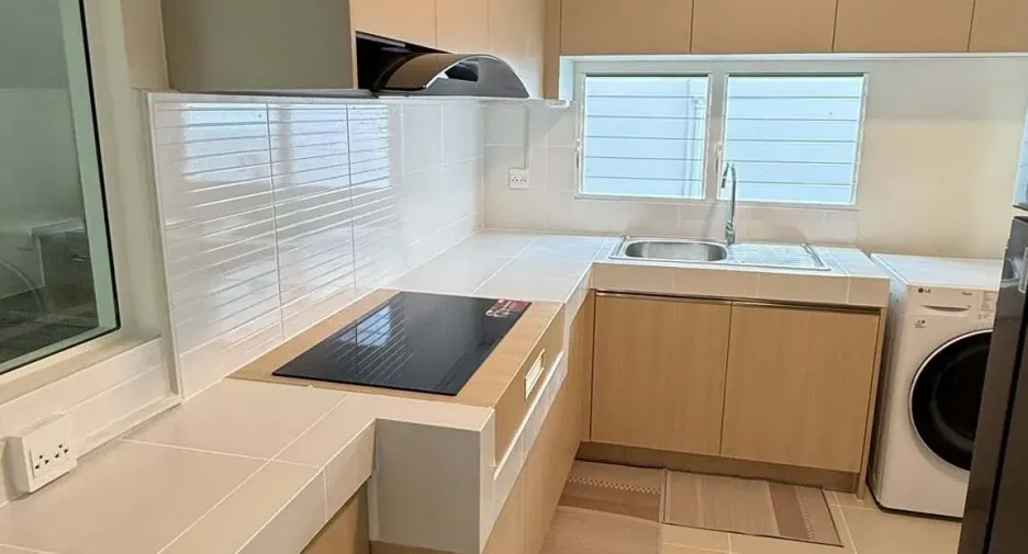 Haus zur Miete mit 4 Zimmer in Bang Phli, Samut Prakan