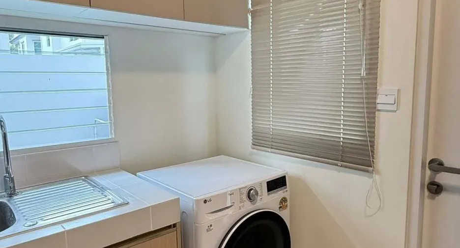 Haus zur Miete mit 4 Zimmer in Bang Phli, Samut Prakan