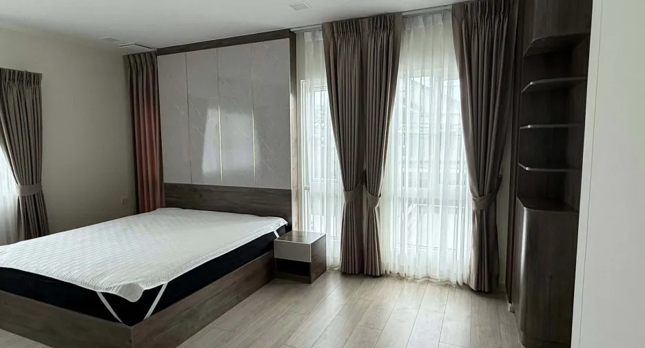 Haus zur Miete mit 4 Zimmer in Bang Phli, Samut Prakan