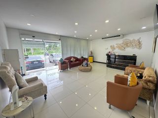 Casa adosada en venta de 4 habitaciones en Saphan Sung, Bangkok