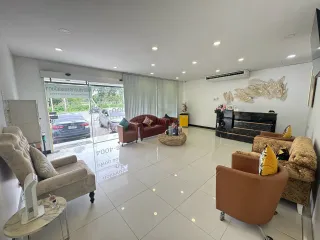 Casa adosada en venta de 4 habitaciones en Saphan Sung, Bangkok