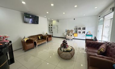 Casa adosada en venta de 4 habitaciones en Saphan Sung, Bangkok