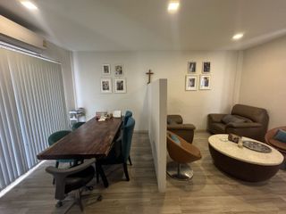 Casa adosada en venta de 4 habitaciones en Saphan Sung, Bangkok