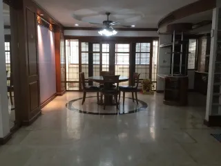 For rent 3 bedrooms townhouse in Yan Nawa, Bangkok