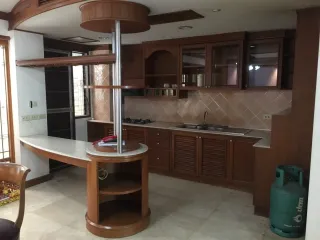 For rent 3 bedrooms townhouse in Yan Nawa, Bangkok
