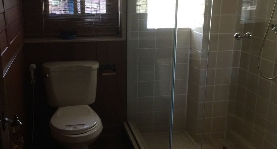 For rent 3 bedrooms townhouse in Yan Nawa, Bangkok