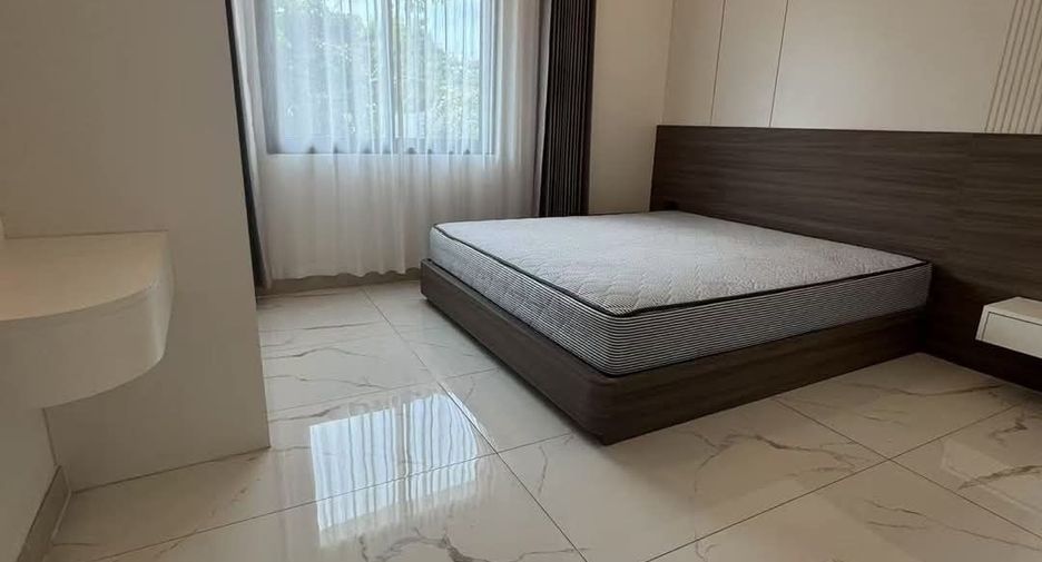 Casa en alquiler de 6 habitaciones en Bang Lamung, Chonburi