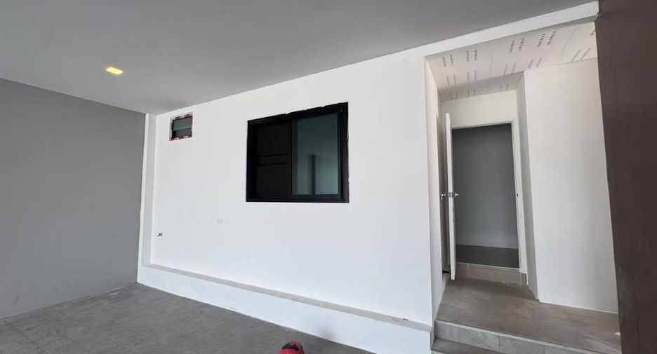 Casa en alquiler de 6 habitaciones en Bang Lamung, Chonburi