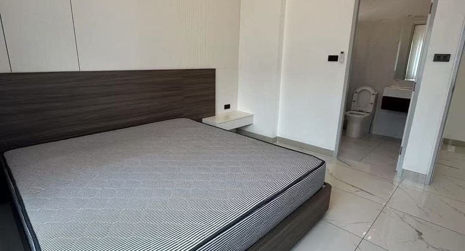 Casa en alquiler de 6 habitaciones en Bang Lamung, Chonburi