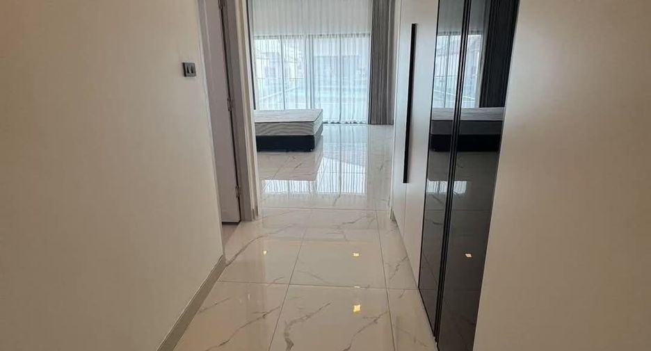 Casa en alquiler de 6 habitaciones en Bang Lamung, Chonburi