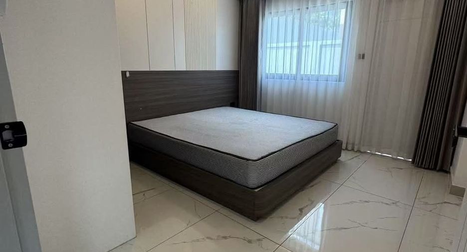 Casa en alquiler de 6 habitaciones en Bang Lamung, Chonburi