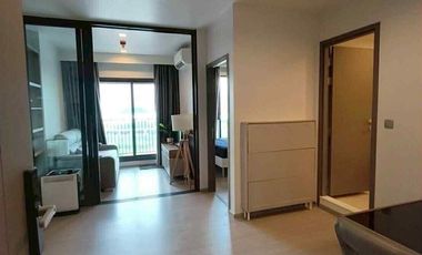Condo en alquiler de 1 habitaciones en Huai Khwang, Bangkok