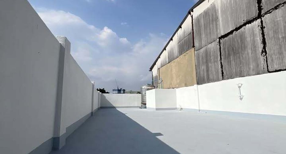 Casa adosada en venta de 4 habitaciones en Khlong San, Bangkok