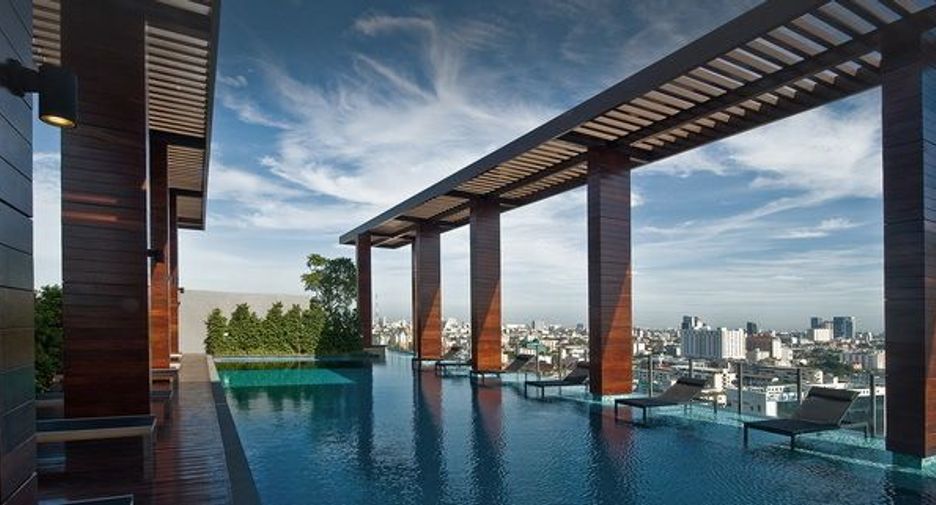 For sale 1 bed condo in Huai Khwang, Bangkok