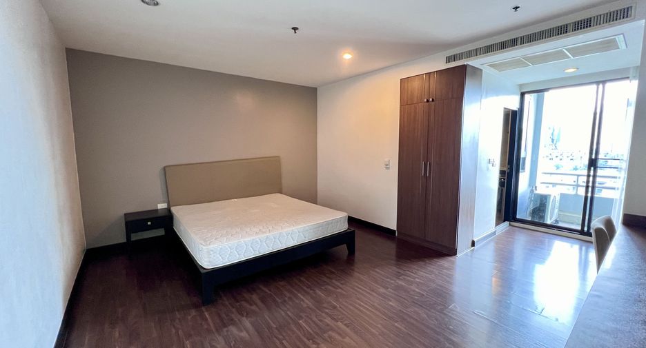 ให้เช่า 3 ห้องนอน คอนโด ใน วัฒนา, กรุงเทพฯ