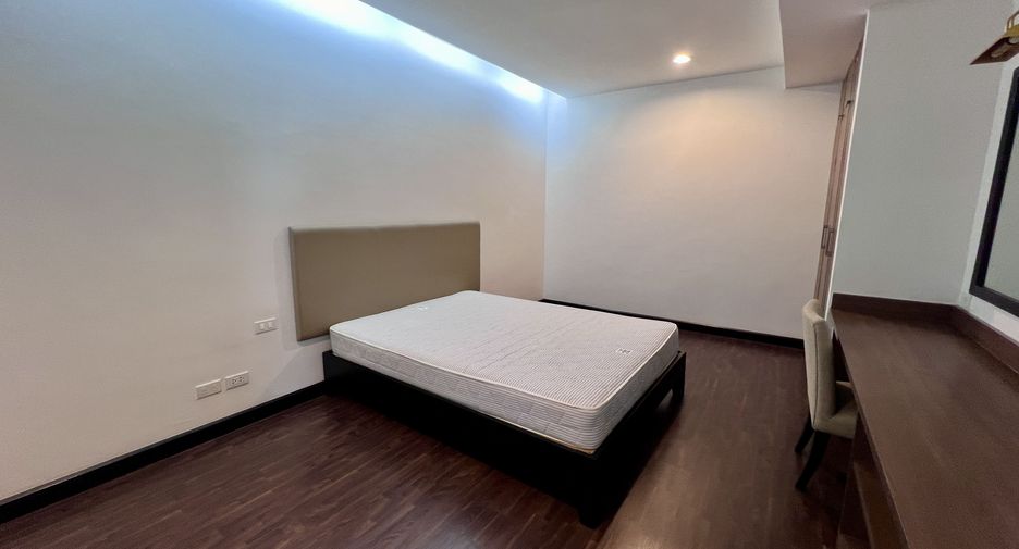 ให้เช่า 3 ห้องนอน คอนโด ใน วัฒนา, กรุงเทพฯ
