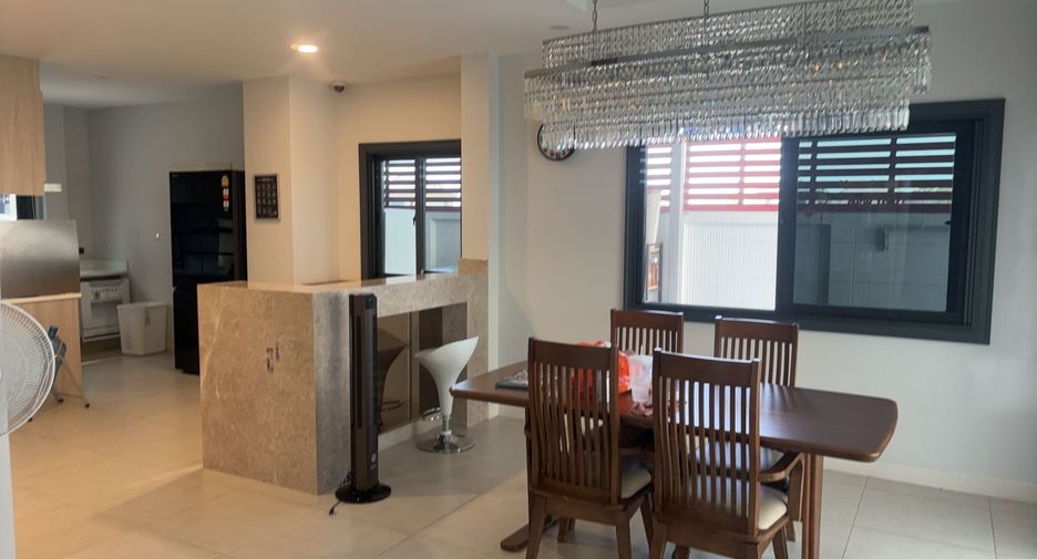 À vendre et à louer 3 chambres maison à Bang Lamung, Chonburi