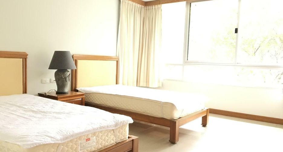 For rent 2 bedrooms condo in Sathon, Bangkok