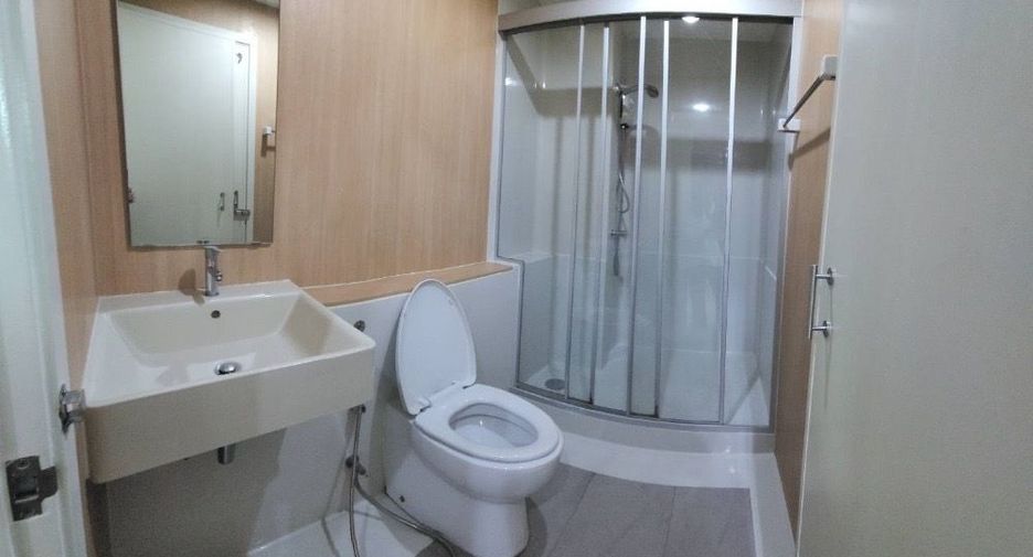 For rent 2 bedrooms condo in Thon Buri, Bangkok