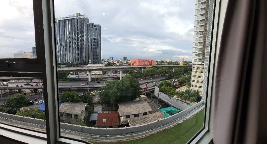 For rent 2 bedrooms condo in Thon Buri, Bangkok