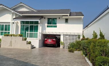 For sale そして for rent 4 ベッドルーム villa in Bang Lamung, Chonburi
