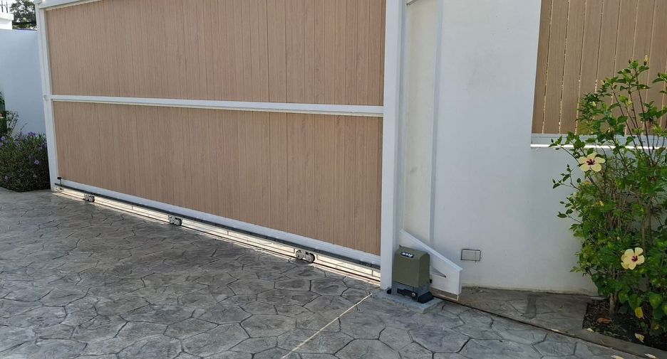 Villa zum Kauf und zur Miete mit 4 Zimmer in Bang Lamung, Chonburi