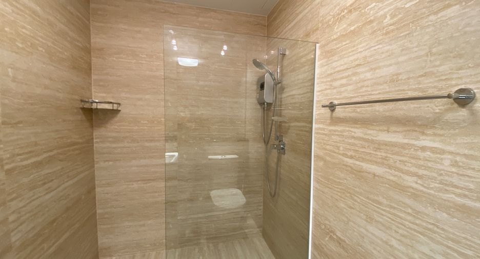 For sale 1 bed condo in Mueang Samut Prakan, Samut Prakan