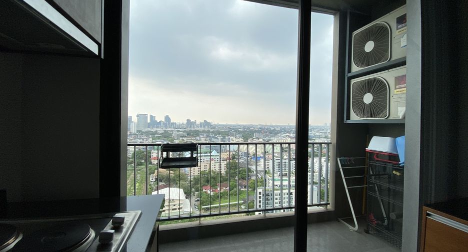 For sale 1 bed condo in Mueang Samut Prakan, Samut Prakan