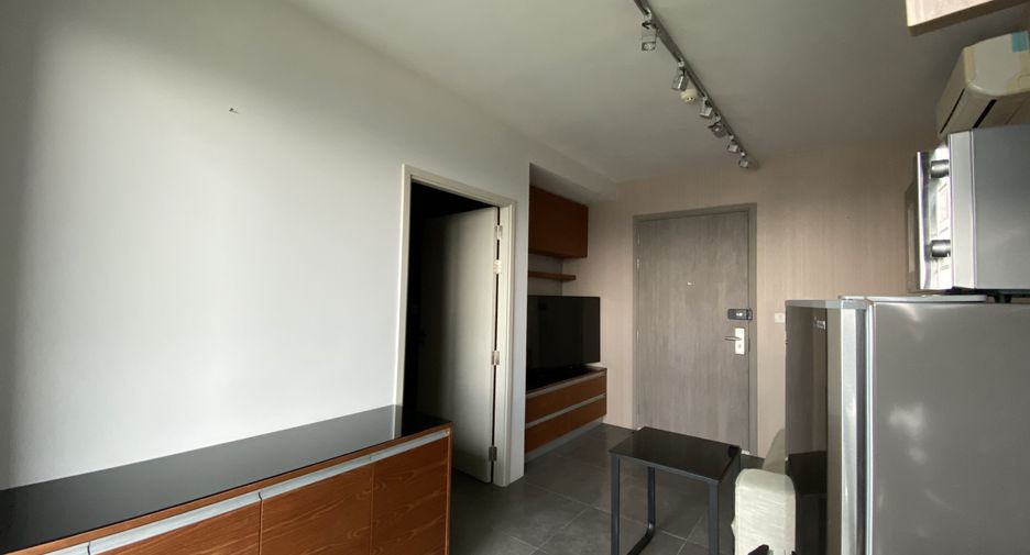For sale 1 bed condo in Mueang Samut Prakan, Samut Prakan
