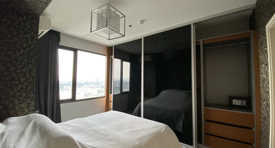 For sale 1 bed condo in Mueang Samut Prakan, Samut Prakan