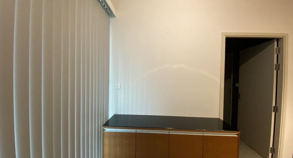 For sale 1 bed condo in Mueang Samut Prakan, Samut Prakan