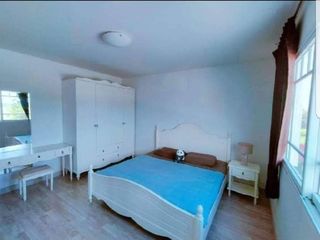Casa adosada en venta y en alquiler de 3 habitaciones en Bang Lamung, Chonburi