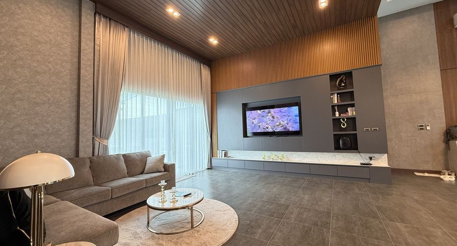 For sale and for rent 3 bedrooms villa in Bang Lamung, Chonburi