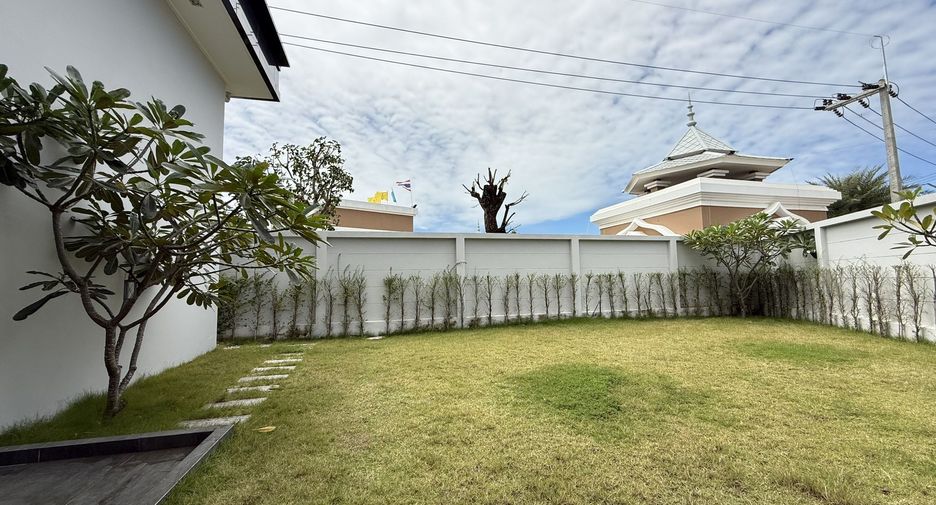 For sale and for rent 3 bedrooms villa in Bang Lamung, Chonburi