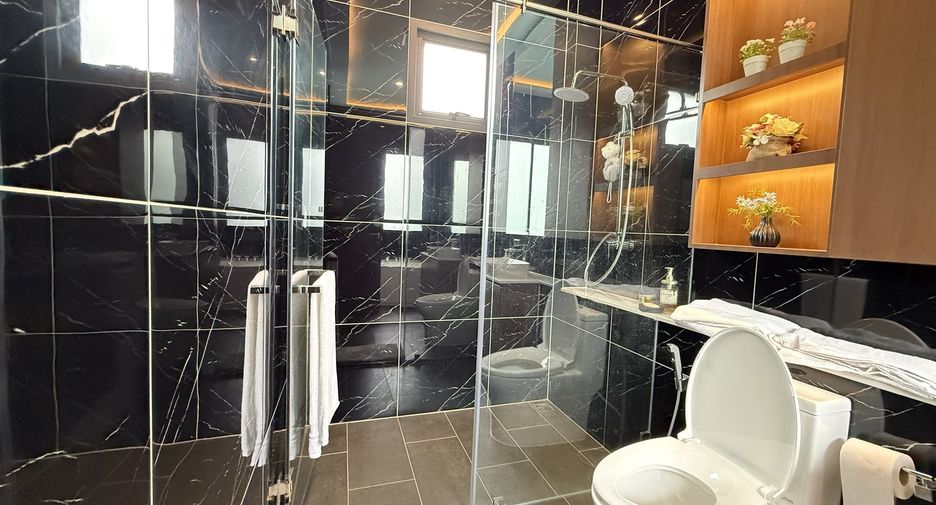 For sale and for rent 3 bedrooms villa in Bang Lamung, Chonburi