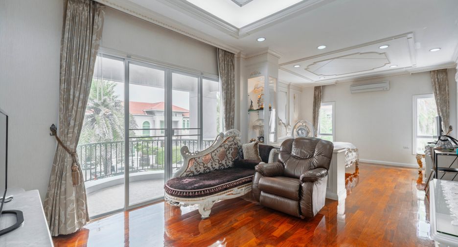 For sale 7 bedrooms house in Taling Chan, Bangkok