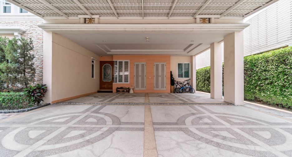 For sale 7 bedrooms house in Taling Chan, Bangkok