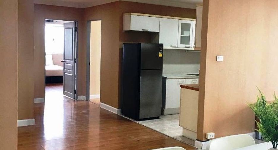 Condo en alquiler de 3 habitaciones en Khlong Toei, Bangkok