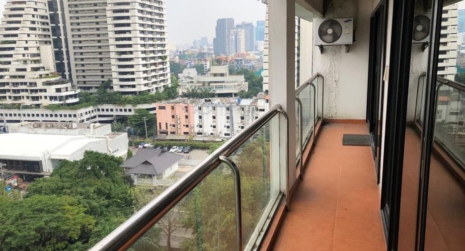 For rent 2 bedrooms condo in Watthana, Bangkok