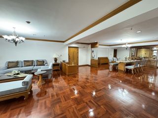 For rent 4 bedrooms apartment in Watthana, Bangkok