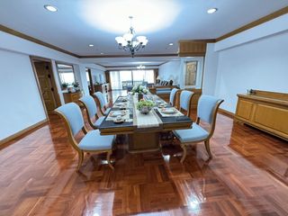 For rent 4 bedrooms apartment in Watthana, Bangkok