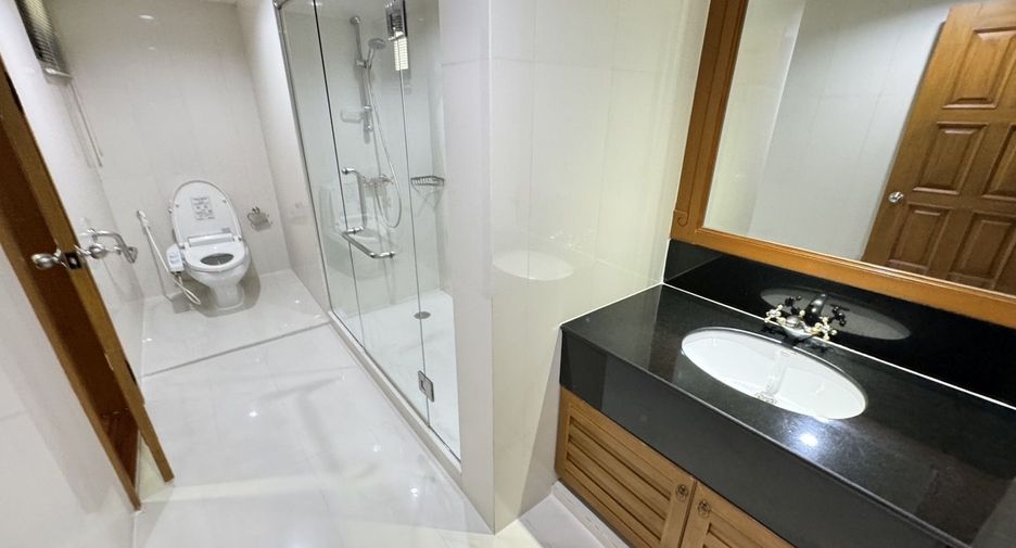 Apartamento en alquiler de 4 habitaciones en Watthana, Bangkok