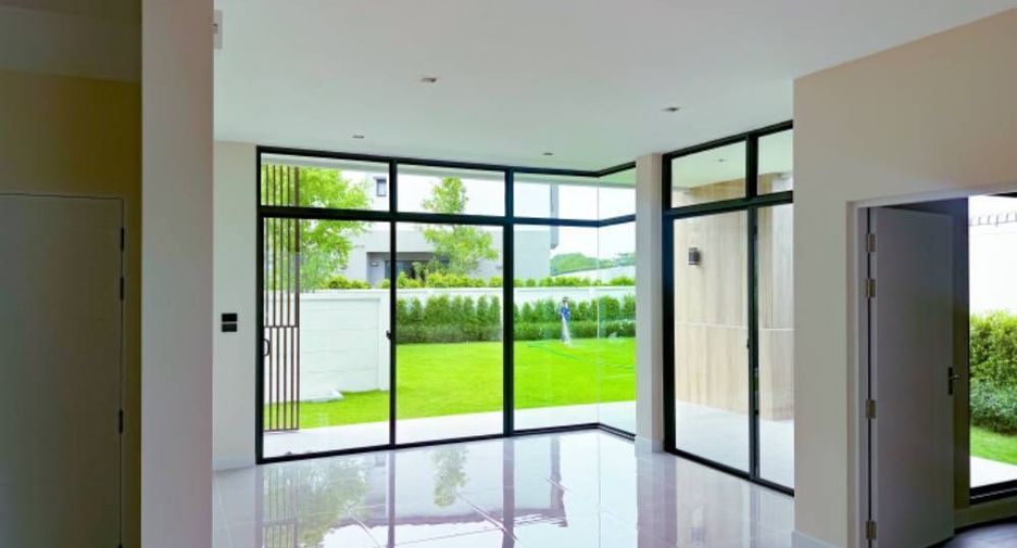 For sale 5 bedrooms house in Bang Phli, Samut Prakan