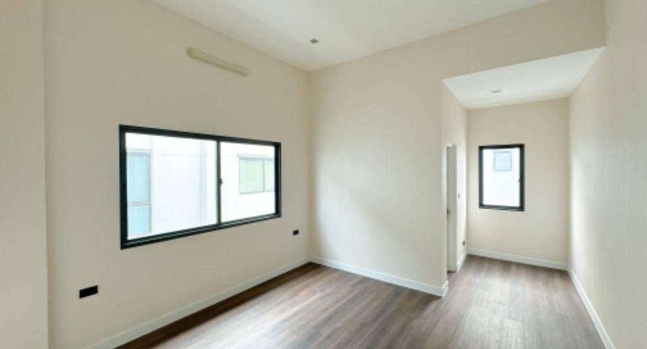 For sale 5 bedrooms house in Bang Phli, Samut Prakan