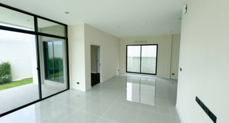 For sale 5 bedrooms house in Bang Phli, Samut Prakan