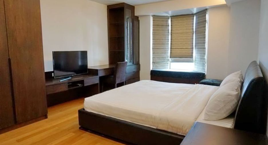 For rent 3 bedrooms condo in Watthana, Bangkok