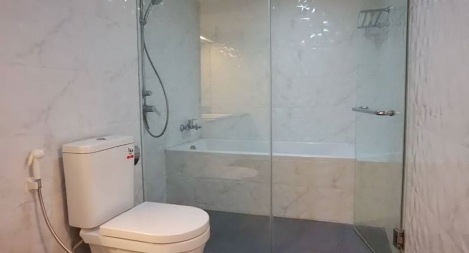 For rent 3 bedrooms condo in Watthana, Bangkok